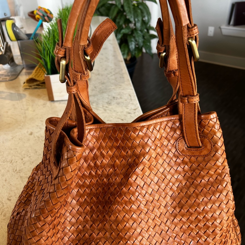 Woven brown leather, Italian bag made by Valentina